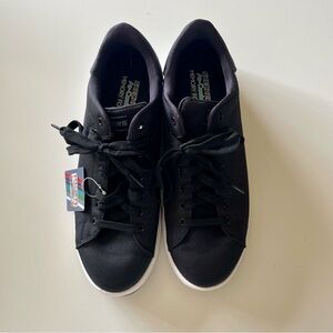 NWT Skechers Men’s Summits - Louvin Sneakers – Size 10.5 – Black
